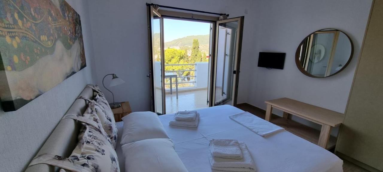Skiathos Lagoterra Apartments Bagian luar foto