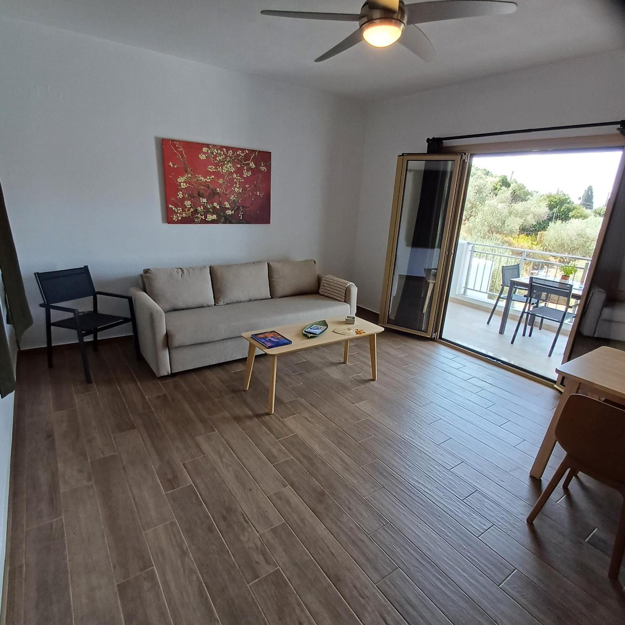 Skiathos Lagoterra Apartments Bagian luar foto