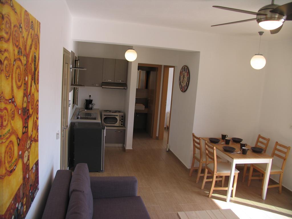 Skiathos Lagoterra Apartments Bagian luar foto