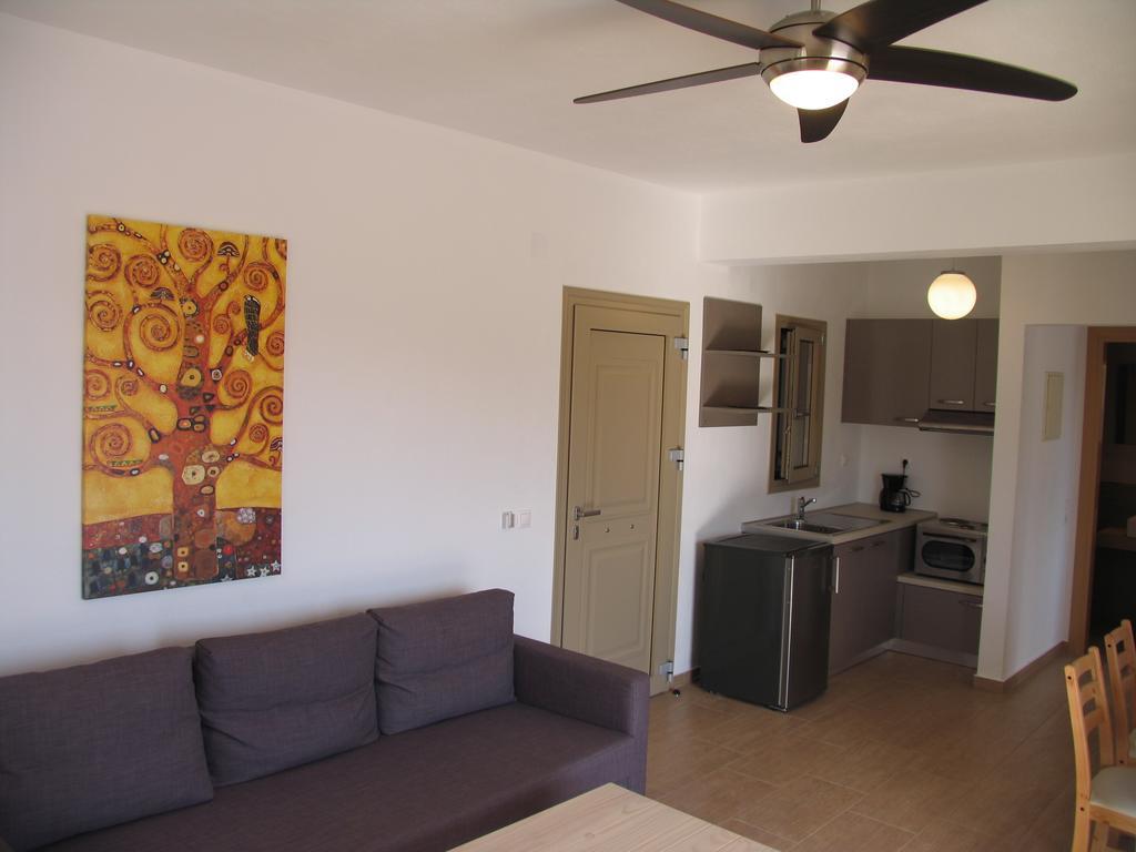 Skiathos Lagoterra Apartments Bagian luar foto